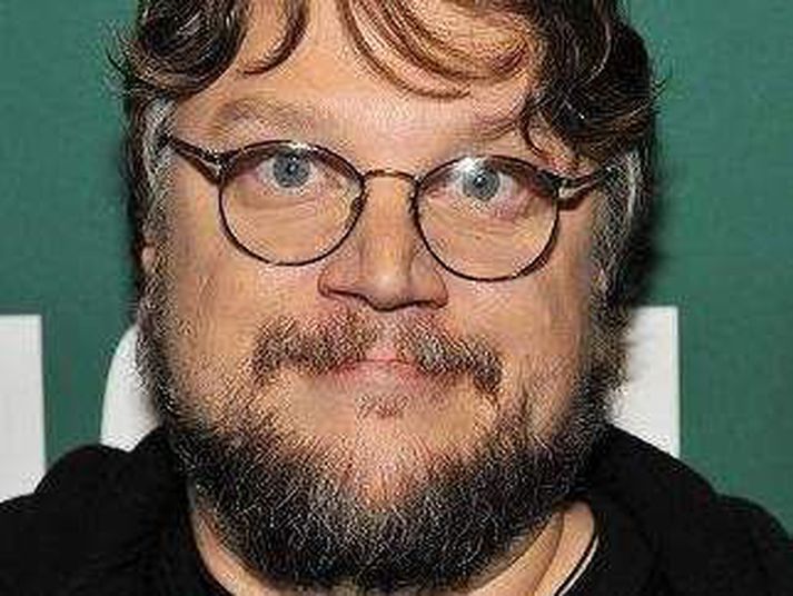Del Toro ætlar að leikstýra og skrifa handritið að nýrri mynd um Abraham Van Helsing.