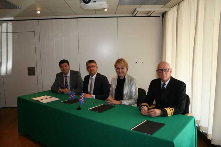 Haraldur Johannessen, Ríkislögreglustjóri, Gunnar Bragi Sveinsson, utanríkisráðherra, Hanna Birna Kristjánsdóttir, innanríkisráðherra og Georg Lárusson, forstjóri Landhelgisgæslunnar.