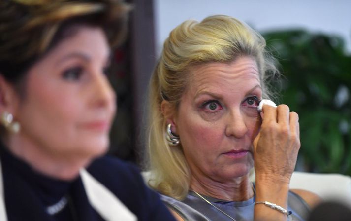 Robin, sem sést hér til hægri á mynd, er þriðja konan sem stígur fram og sakar leikstjórann Roman Polanski um kynferðisbrot.