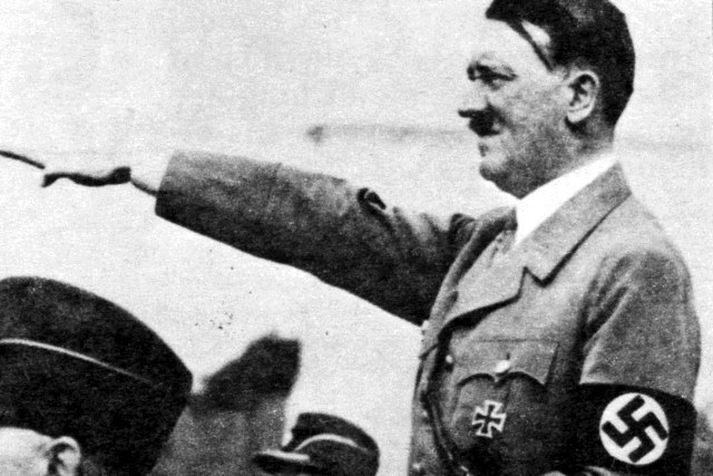 Hitler á að hafa náð gamals aldri og alið tvær dætur.