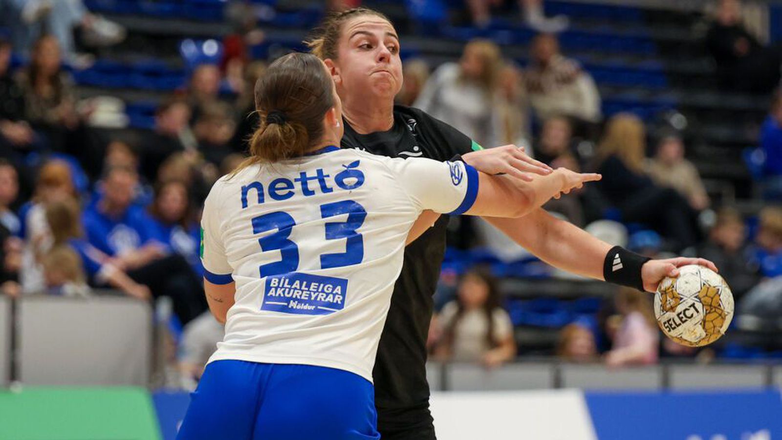 Upp­gjör: Haukar-ÍBV 28-29 | Birna Berg mögnuð og Eyjakonur jöfnuðu