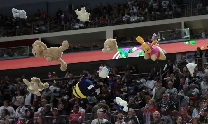 Bangsakast þekkist víða erlendis á íþróttaviðburðum, þegar blásið er til söfnunar fyrir góðgerðasamtök fyrir börn.