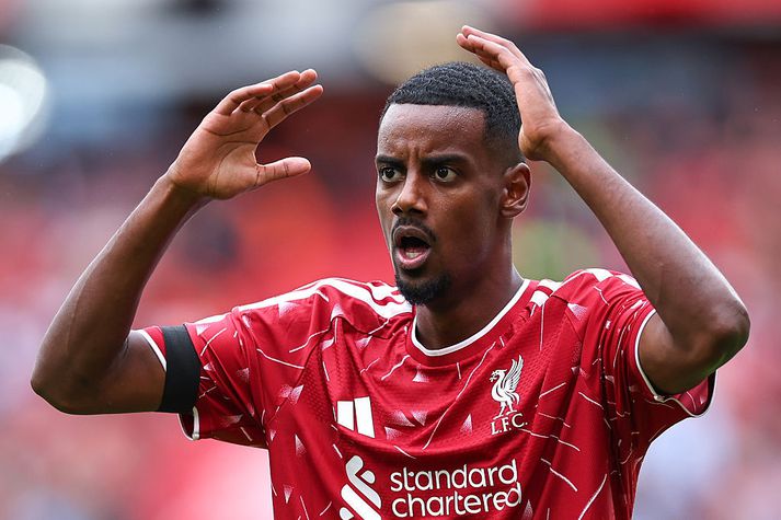 Alexander Isak var ekki hrifinn af hátterni mannsins.