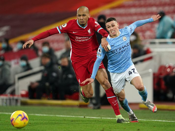 Fabinho í baráttu við Phil Foden í leik Liverpool og Manchester City um síðustu helgi.