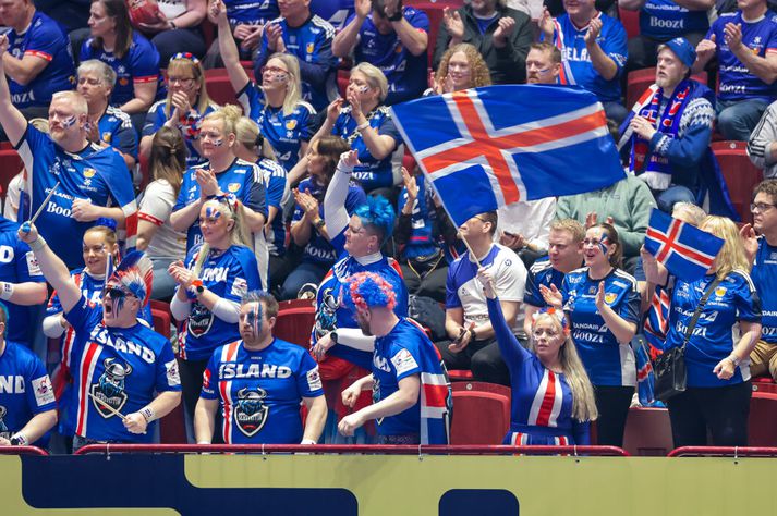 Stuðningsmannasveit Íslands verður í stúkunni annað kvöld.