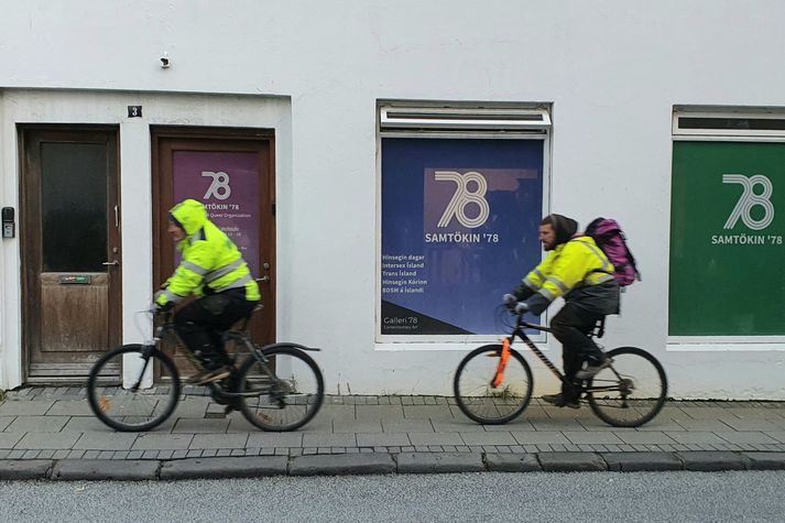 Hús Samtakanna ’78 er til húsa á Suðurgötu. Mynd tengist frétt aðeins að því leyti að samtökin eru til umfjöllunar, hjólreiðamennirnir eru alls ótengdir.