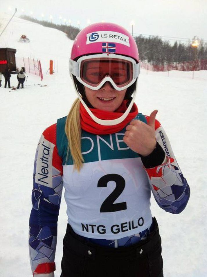 María Guðmundsdóttir hefur sýnt mikla þrautseigju með að komast til baka í skíðabrekkuna og uppskar vel í gær.