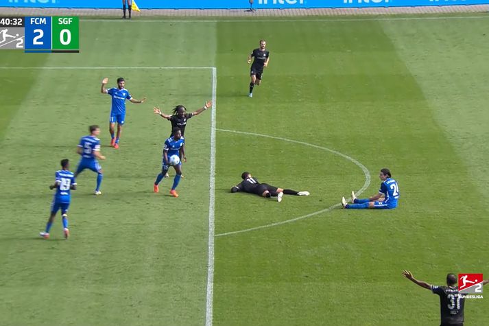 Daniel Heber tók boltann upp með höndum og þá varð að dæma víti.