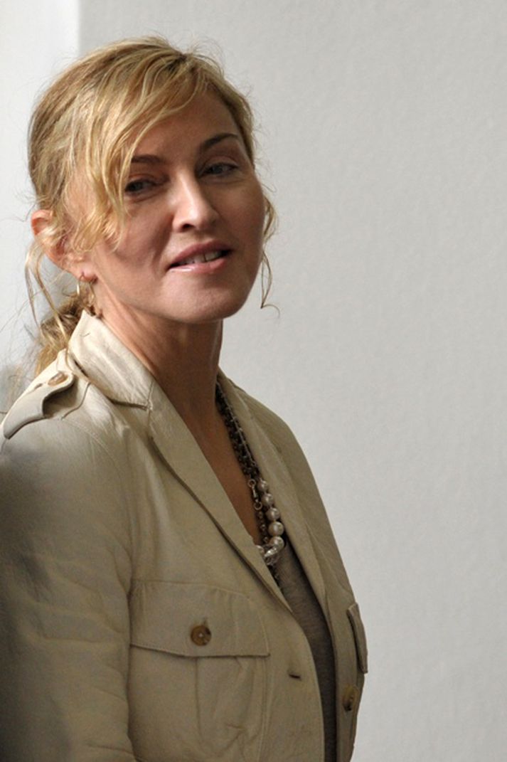 Melissa Crowe var aðstoðarkona Madonnu á árunum 1987 til 1996.