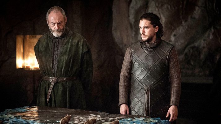 Liam Cunningham og Kit Harrington  fara með stór hlutverk í þáttunum.