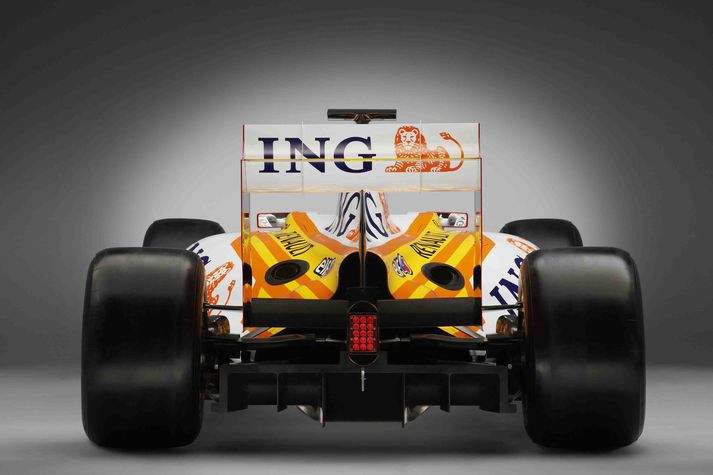 ING bankinn hollenski hefur styrk Renault í þrjú ár, en auglýsingar verða ekki á bílum liðsins um helgina.