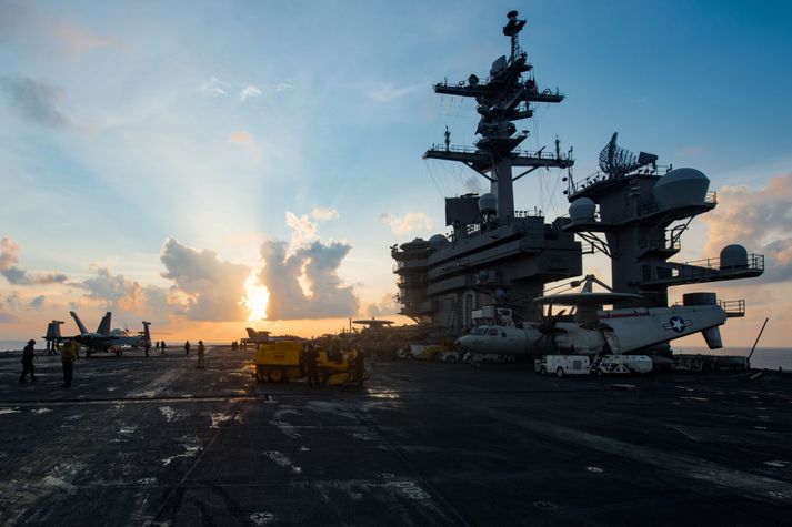 Bandaríska flugmóðurskipið Carl Vinson.