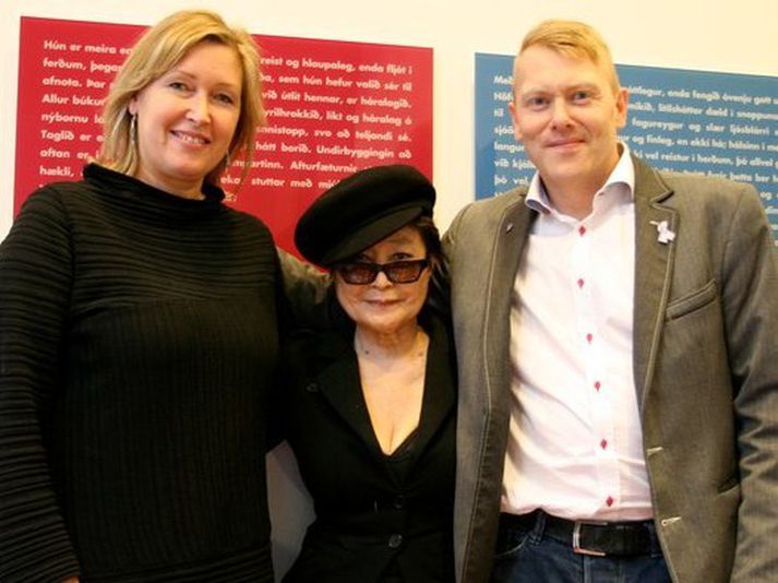 Svanhildur Konráðsdóttir, sviðsstjóri menningar- og ferðamálasvið Reykjavíkurborgar, listakonan Yoko Ono og Jón Gnarr, borgarstjóri.