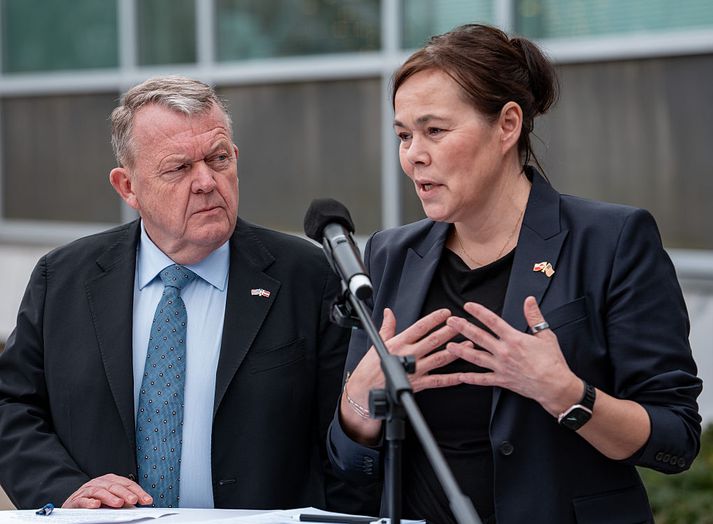 Vivian Motzfeldt utanríkisráðherra í landsstjórninni og Lars Løkke Rasmussen utanríkisráðherra Danmerkur.
