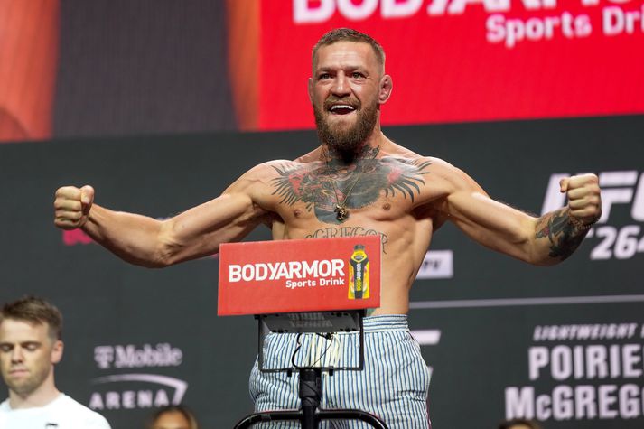 Conor McGregor er ekki allra en á dygga stuðningsmenn.