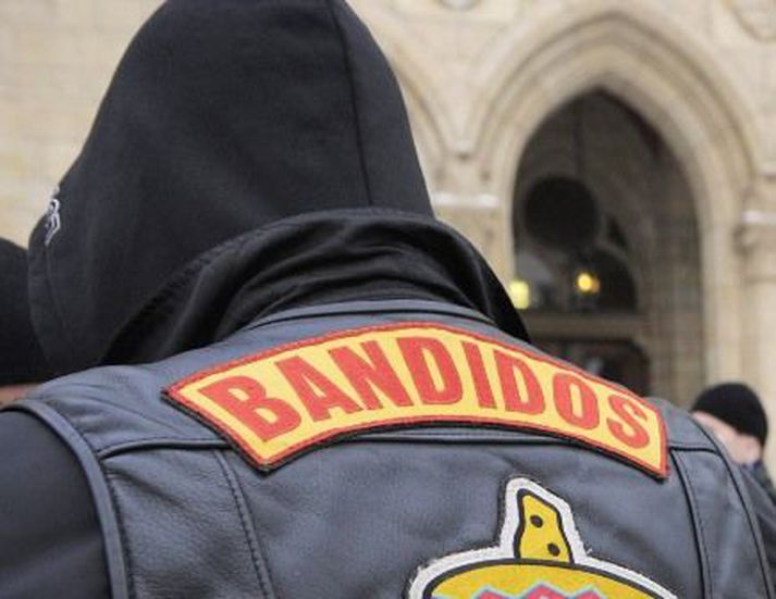 Meðlimur í vélhjólasamtökunum Bandidos.