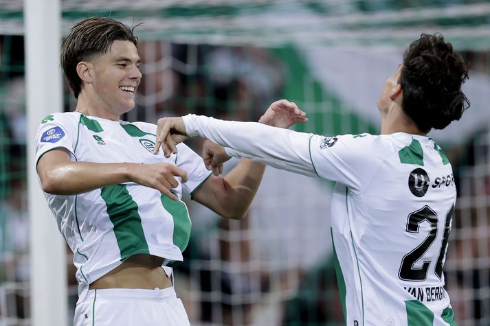 Brynjólfur Willumsson fagnar marki fyrir Groningen í kvöld en hann skoraði tvö mörk í fyrri hálfleiknum.