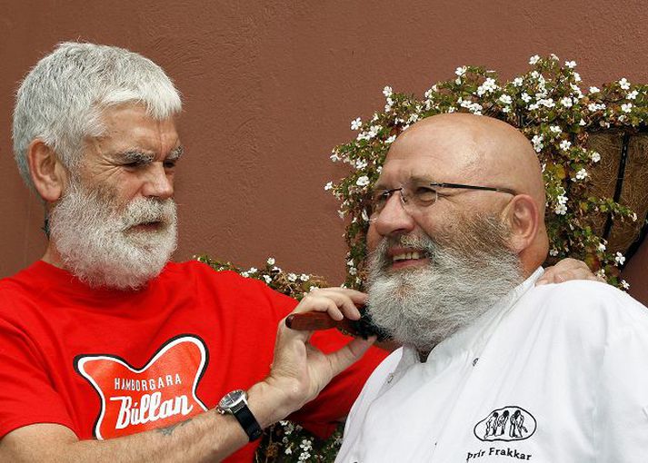 Úlfar og Tómas þykja ansi skeggjaðir en vöxturinn heldur áfram þar til stýrivextir Seðlabankans verða komnir niður fyrir tíu prósent.