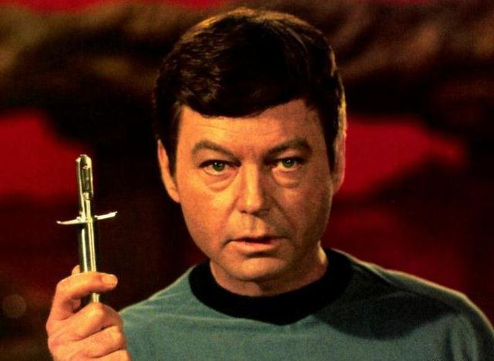 Dr. Leonard „Bones" McCoy
