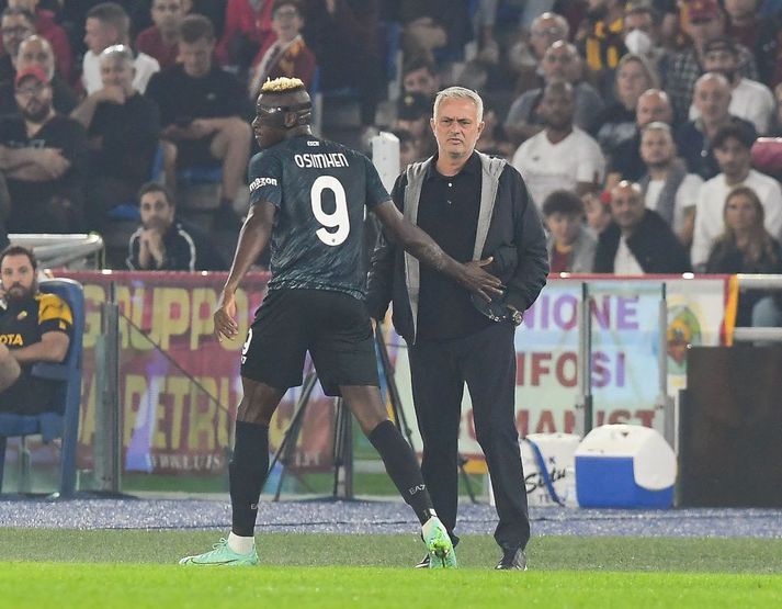 Osimhen 1-0 Mourinho.