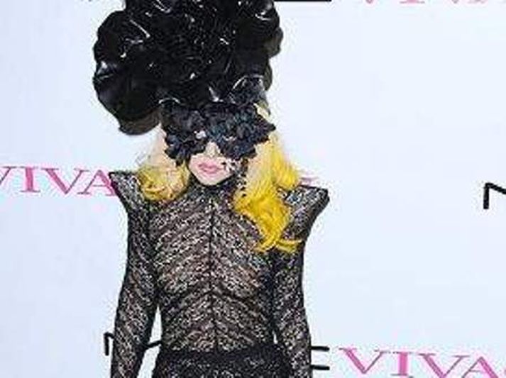 Lady Gaga hélt tónleika í miðri Rockefeller Center-húsaþyrpingunni.