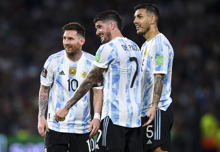 Lionel Messi verður á HM í Katar. Þeir Rodrigo De Paul og Leandro Paredes vonast til að vera þar með honum.