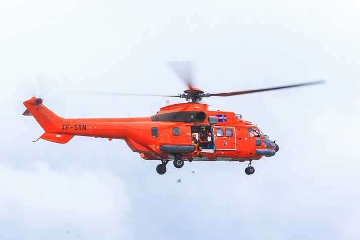 Þyrla Landhelgisgæslunnar var kölluð út.