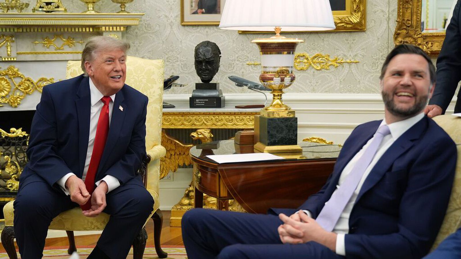 Finnst sturlað að Watergate hafi fellt Nixon