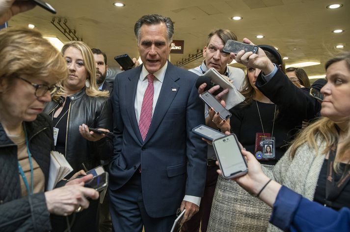 Mitt Romney segir mikilvægt að heyra í John Bolton.