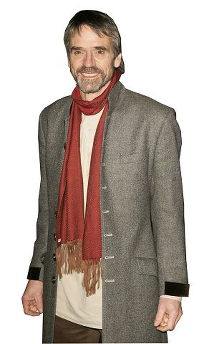Breski leikarinn Jeremy Irons lék Humbert Humbert sem bar hug til tólf ára fósturdóttur sinnar í kvikmyndinni Lolita árið 1997.