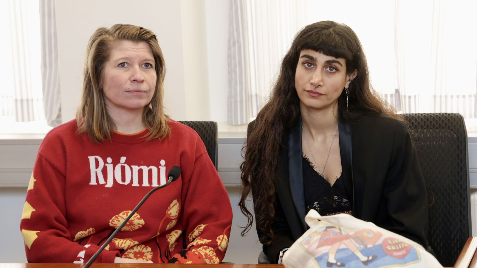 Sakfelldar fyrir að brjótast um borð í hval­veiði­skip