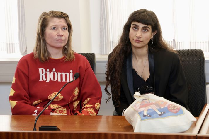 Katrín Oddsdóttir, lögmaður kvennanna, og Anahita.