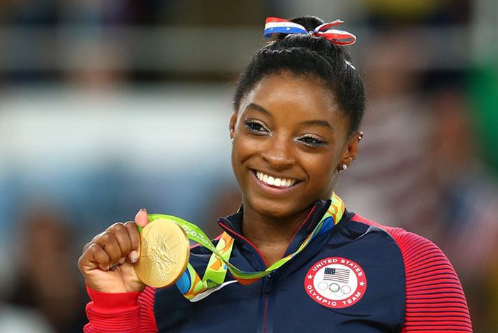 Simone Biles vann fern gullverðlaun á sínum fyrstu Ólympíuleikum.