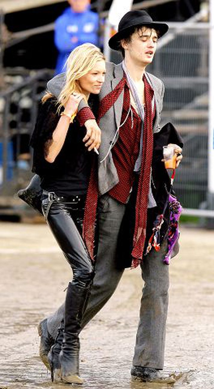 Kate Moss og Pete Doherty hættu að tala saman í nokkrar vikur en hafa nú tekið saman á ný, ástfangnari en nokkru sinni.