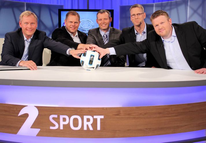 Frá vinstri: Ari Edwald forstjóri 365 miðla,  Sigurður Reynaldssson framkvæmdastjóri 10/11, Sævar Freyr Þráinsson forstjóri Símans, Gunnar Guðjónsson forstjóri Opinna Kerfa og Guðmundur Óskarsson forstöðumaður markaðs- og viðskiptaþróunnar.