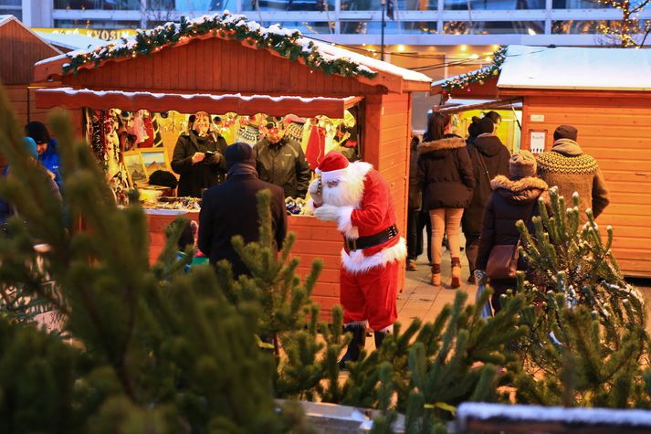 Jólabærinn samanstendur af litlum og fallegum jólahúsum á Ingólfstorgi.