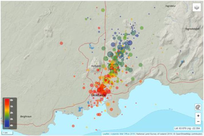 Kort sem sýnir skjálftavirkni frá kl. 02:30 til kl. 06:30. Nýjustu skjálftarnir eru rauðir.