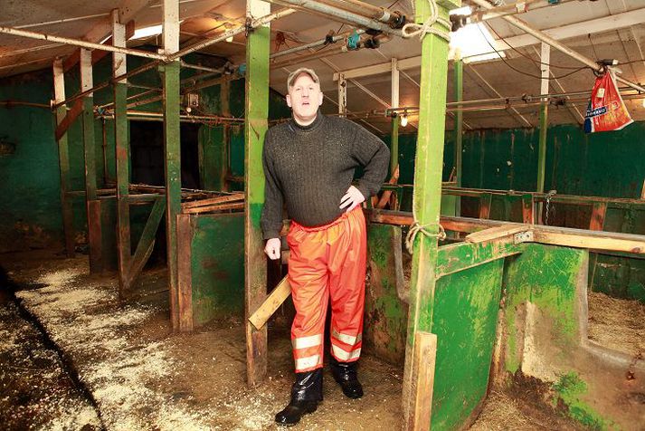 Steingrímur Jónsson felldi bústofn sinn eftir að Funamálið kom upp. Hann og fleiri bíða svara frá Matvælastofnun um framtíð búreksturs á jörðinni. mynd/halldór sveinbjörnsson