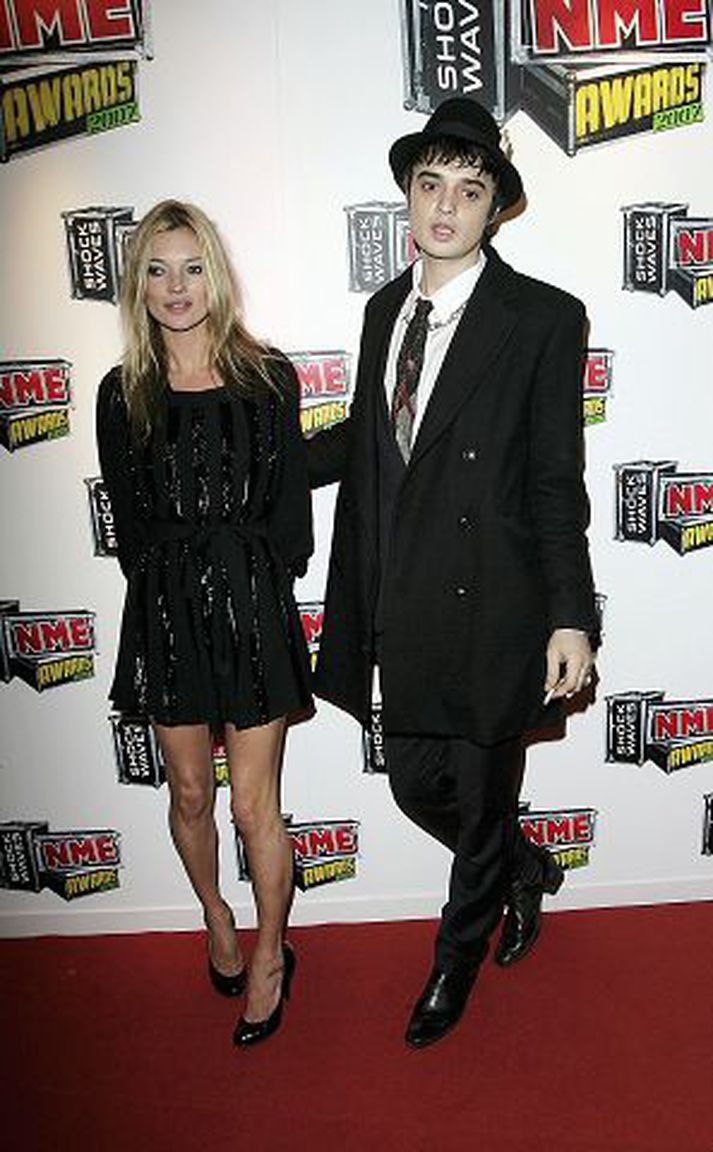 Pete Doherty lýsti ást sinni á Kate Moss á undarlegan hátt í The Mirror í gær.