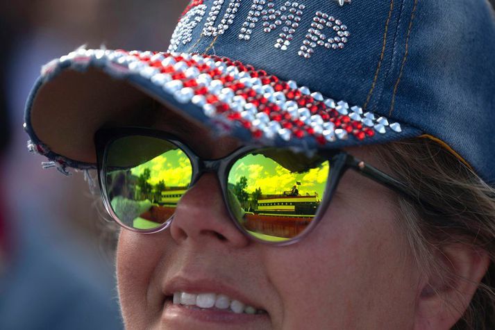 Bandamenn Trump hafa varið meiri fjármunum í kosningabaráttuna á undanförnum vikum en stuðningsmenn Biden.