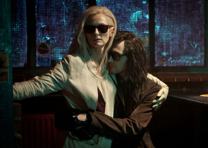 Skemmtileg mynd um kostulegt vampírupar. Swinton og Hidleston sýna frábæran leik.