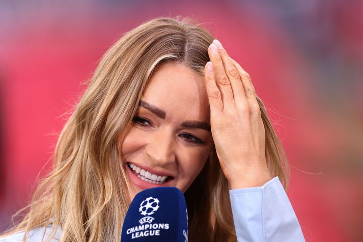 Laura Woods sést hér fjalla um úrslitaleik Borussia Dortmund og Real Madrid í Meistaradeildinni.