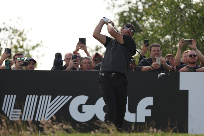 Phil Mickelson hefur verið mikið milli tannanna á fólki eftir að hann gekk til liðs við LIV-mótaröðina sem yfirvöld í Sádí-Arabíu kosta.