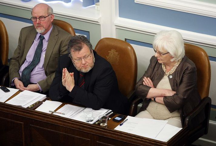 Jón Bjarnason og Össur Skarphéðinsson eru ekki samstíga þegar kemur að aðildarviðræðum við Evrópusambandið. Báðum ber þó að fylgja samþykkt löggjafarsamkundunnar.fréttablaðið/anton