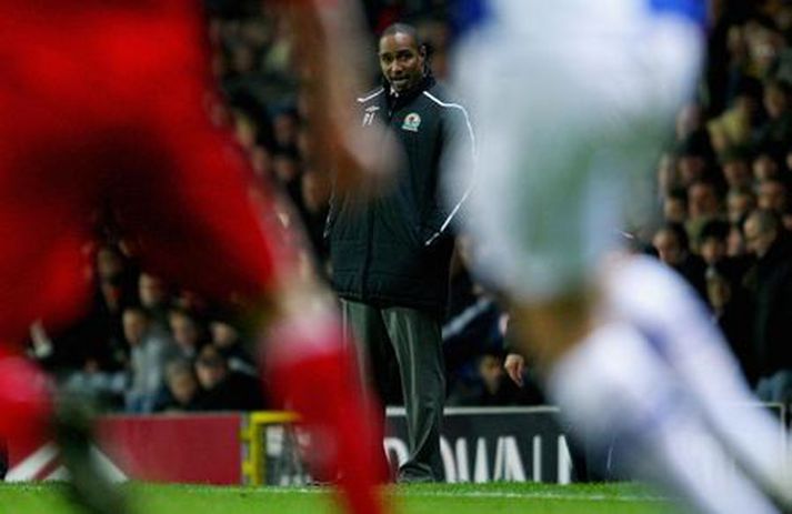 Paul Ince horfir á sína menn tapa.