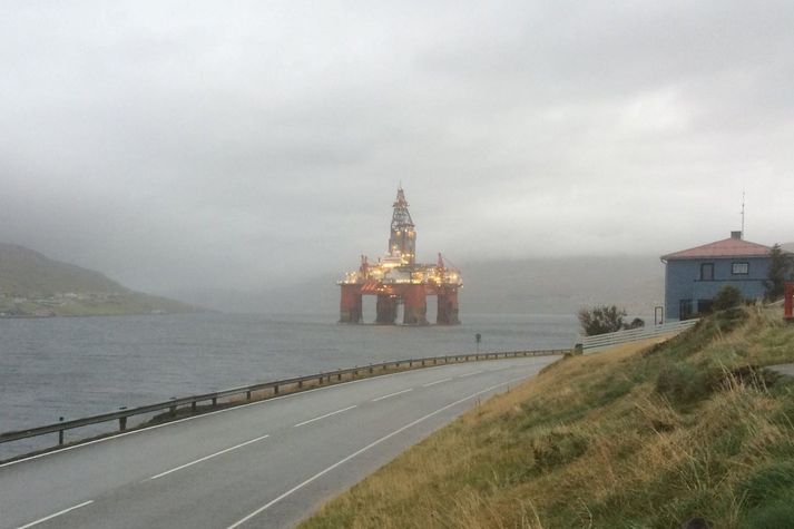 Borpallurinn West Hercules á Skálafirði í Færeyjum árið 2014. Hann var tekinn í klössun í Rúnavík eftir borun við eyjarnar.