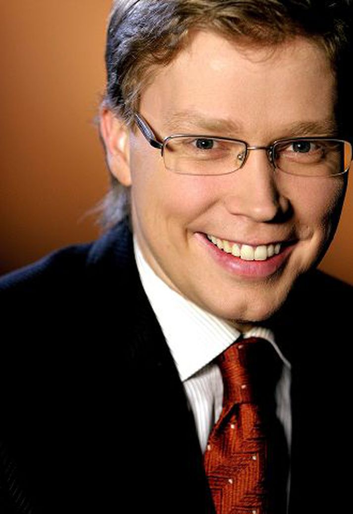 Gísli Marteinn Baldursson: Ég held að það sé nauðsynlegt fyrir Reykjavíkurborg að hún hleypi að nýrri kynslóð, nýjum hugmyndum og nýjum áherslum varðandi það hvernig best sé að stjórna borginni. Borgin hefur að mínu mati setið eftir á meðan viðskiptalífið og ríkið hafa tekið til kostanna og nútímavæðst.