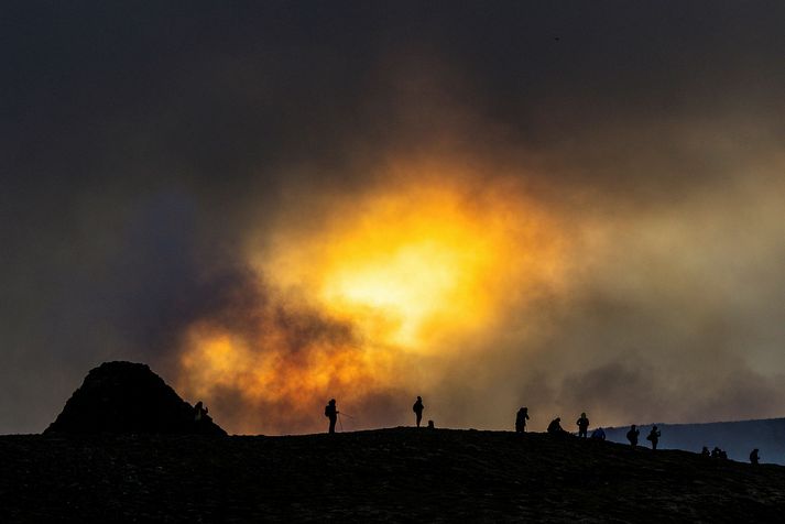 Þúsundir hafa lagt leið sína að gosstöðvunum undanfarnar rúmar þrjár vikur. Sumir fara endurtekið að virða móður náttúru fyrir sér.