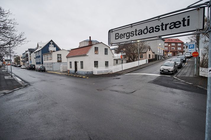 Bergstaðastræti þar sem gatan gengur í gegn um Bjargarstíg. Báðar göturnar á að skilgreina sem aðalgötur.