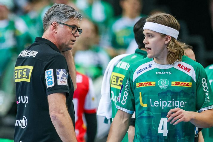 Feðgarnir Rúnar Sigtryggsson og Andri Már Rúnarsson störfuðu saman hjá Leipzig. Nú hefur Rúnar verið látinn fara frá félaginu og óvíst hvað framtíðin ber í skauti sér fyrir Andra.